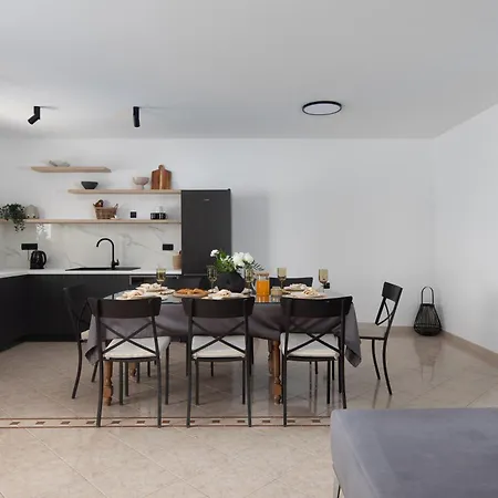Apartman Bella Figura - Heated Pool