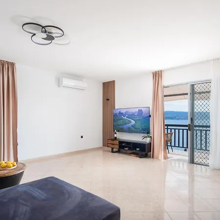 Bella Figura - Heated Pool Apartman