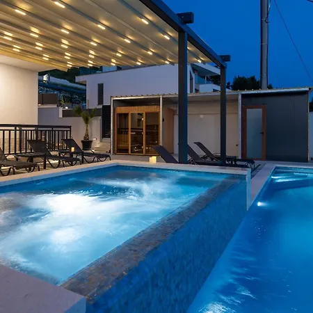 Bella Figura - Heated Pool