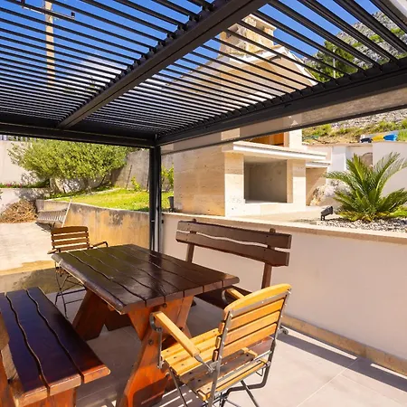 Bella Figura - Heated Pool * Omis