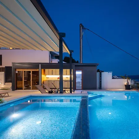 Bella Figura - Heated Pool 公寓 *